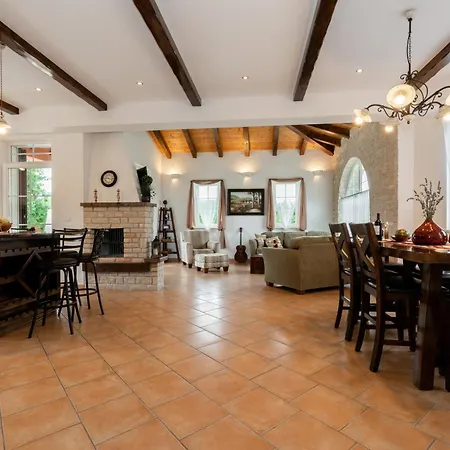 Semesterbostad Ivona, A Luxurious Minutes From The Sea