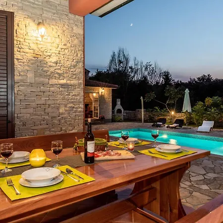 Ivona, A Luxurious Minutes From The Sea Semesterbostad *